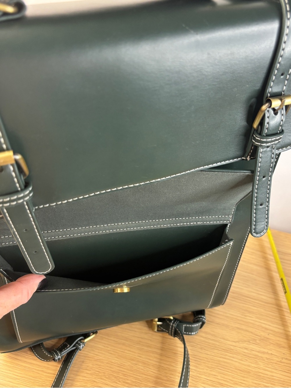 Camellia‎ Vintage-Style Green PU Leather Backpack from the brand Ecosusi UNISEX - Picture 11 of 13